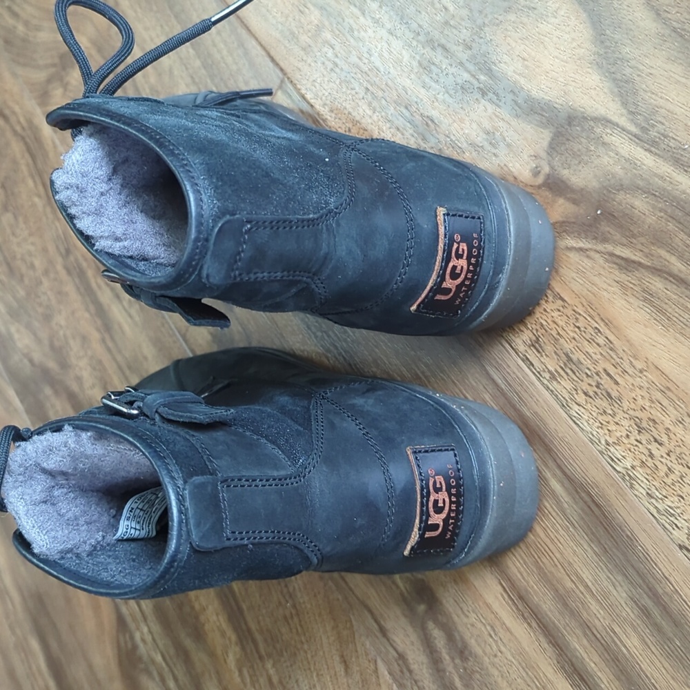 UGG Black Waterpoof Boots Cecile - Picture 7 of 9
